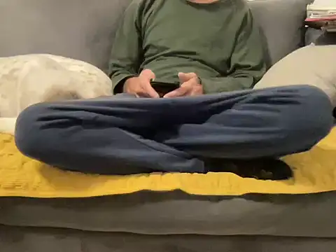 Snapshot of 4small4inchlol chatting on 12-14-25, 06:12 4small4inchlol online show from 12-14-25, 06:12