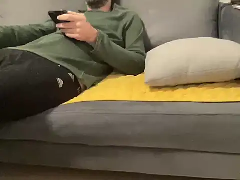 Snapshot of 4small4inchlol chatting on 01-17-26, 12:59 4small4inchlol online show from 01-17-26, 12:59