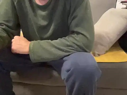 Snapshot of 4small4inchlol chatting on 01-18-26, 10:13 4small4inchlol online show from 01-18-26, 10:13