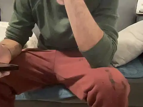 Snapshot of 4small4inchlol chatting on 02-14-26, 08:05 4small4inchlol online show from 02-14-26, 08:05