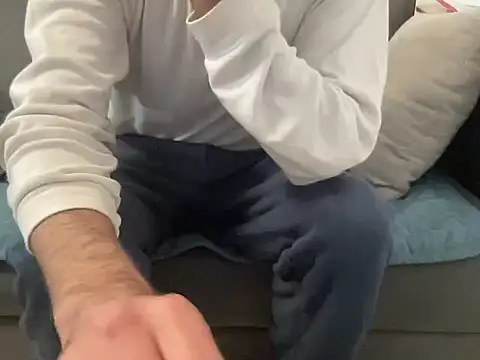 Snapshot of 4small4inchlol chatting on 02-21-26, 02:07 4small4inchlol online show from 02-21-26, 02:07