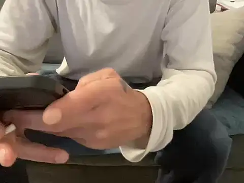 Snapshot of 4small4inchlol chatting on 02-25-26, 08:29 4small4inchlol online show from 02-25-26, 08:29