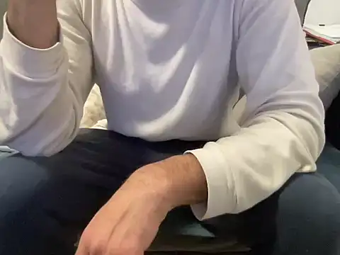 Snapshot of 4small4inchlol chatting on 02-28-26, 06:53 4small4inchlol online show from 02-28-26, 06:53