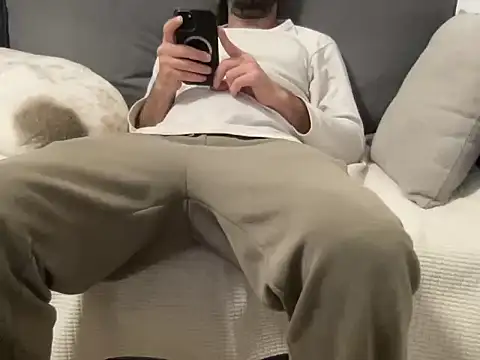 Snapshot of 4small4inchlol chatting on 03-14-26, 12:17 4small4inchlol online show from 03-14-26, 12:17