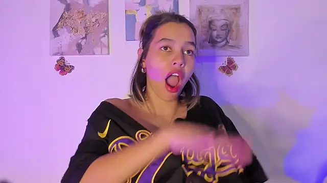 Snapshot of samara_jonness chatting on 02-01-25, 03:41 samara jonness online show from 02-01-25, 03:41