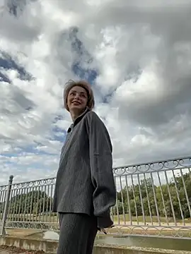 SandraCarter online show from 09-28-25, 06:19