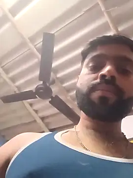 Snapshot of Bullgardenrnc123 chatting on 11-28-25, 11:46 Bullgardenrnc123 online show from 11-28-25, 11:46