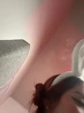 Snapshot of Isa_smeraldy chatting on 03-04-26, 06:41 Isa smeraldy online show from 03-04-26, 06:41