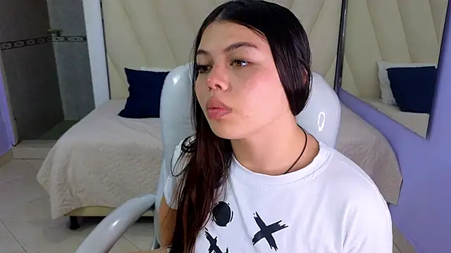 Snapshot of Sexy_paradise18_ chatting on 12-22-24, 03:44 Sexy paradise18  online show from 12-22-24, 03:44