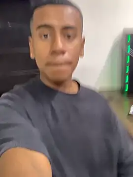 Snapshot of PatrickWest chatting on 12-02-24, 12:18 PatrickWest online show from 12-02-24, 12:18