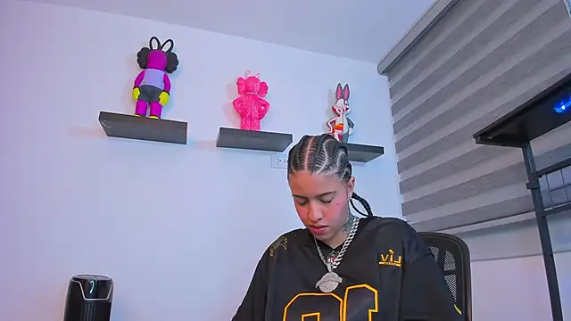 Gangster Girl online show from 11-02-25, 05:48