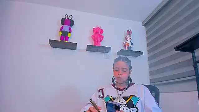 Gangster Girl online show from 11-10-25, 06:01