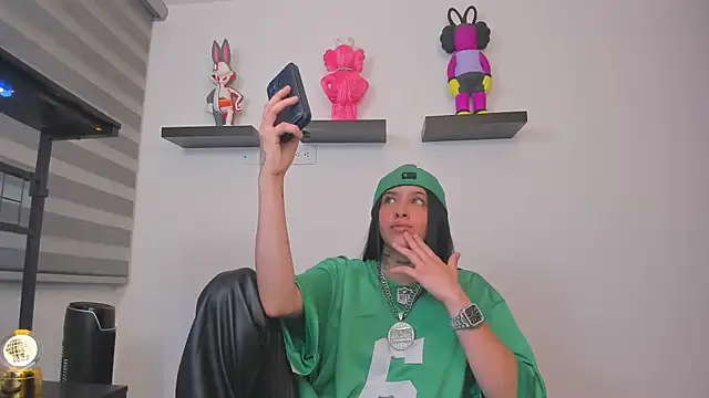 Gangster Girl online show from 04-30-26, 12:39