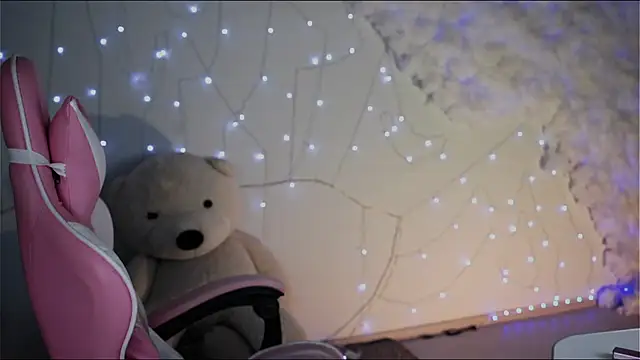 Snapshot of Lana__May chatting on 12-20-24, 11:32 Lana  May online show from 12-20-24, 11:32