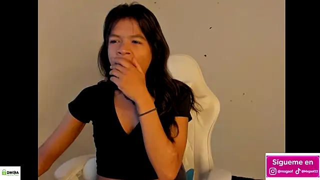 meganthompsonn22 online show from 11-17-25, 12:11