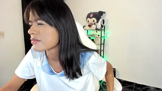 Snapshot of meganthompsonn22 chatting on 04-01-26, 03:51 meganthompsonn22 online show from 04-01-26, 03:51