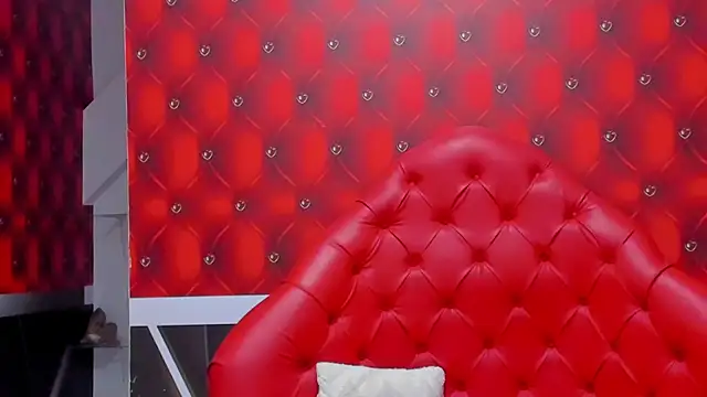 SARAFOXX  online show from 02-15-25, 11:50