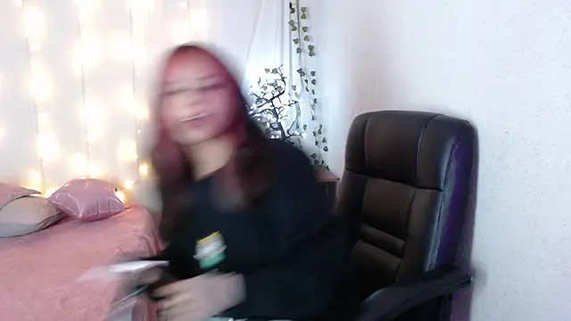 Snapshot of mixie_cute chatting on 01-05-25, 10:08 mixie cute online show from 01-05-25, 10:08