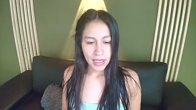 Snapshot of EmiGomez_ chatting on 10-24-25, 01:40 EmiGomez  online show from 10-24-25, 01:40