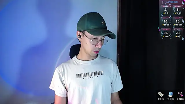 Snapshot of cameron_cum chatting on 01-24-25, 09:47 cameron cum online show from 01-24-25, 09:47