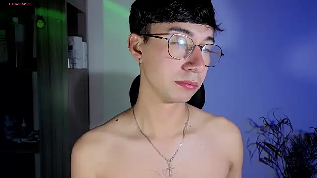 Snapshot of cameron_cum chatting on 10-30-25, 11:11 cameron cum online show from 10-30-25, 11:11