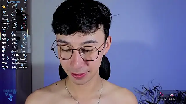 Snapshot of cameron_cum chatting on 10-31-25, 11:11 cameron cum online show from 10-31-25, 11:11