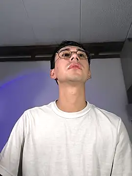 Snapshot of cameron_cum chatting on 11-08-25, 11:10 cameron cum online show from 11-08-25, 11:10