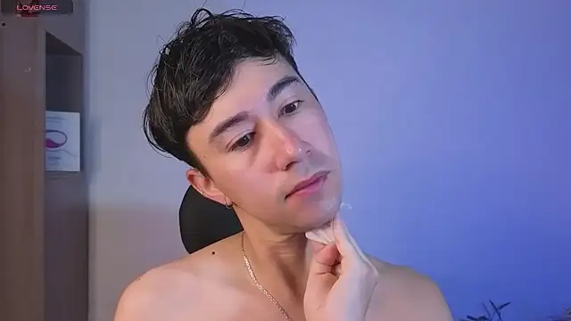 Snapshot of cameron_cum chatting on 11-12-25, 11:10 cameron cum online show from 11-12-25, 11:10