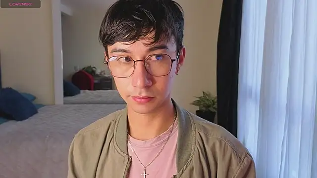 Snapshot of cameron_cum chatting on 12-04-25, 11:08 cameron cum online show from 12-04-25, 11:08