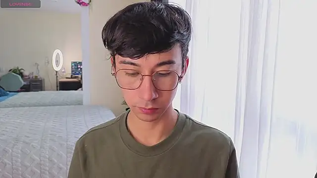 Snapshot of cameron_cum chatting on 12-05-25, 11:52 cameron cum online show from 12-05-25, 11:52