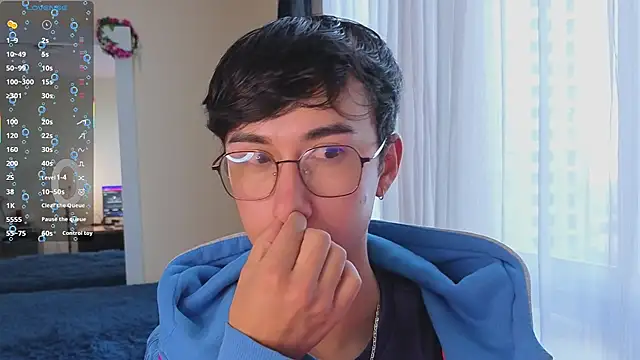 Snapshot of cameron_cum chatting on 12-15-25, 11:25 cameron cum online show from 12-15-25, 11:25