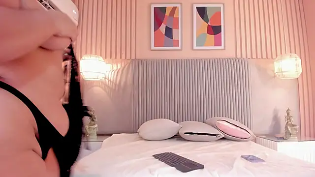 Snapshot of samyriverss chatting on 10-01-25, 01:55 samyriverss online show from 10-01-25, 01:55