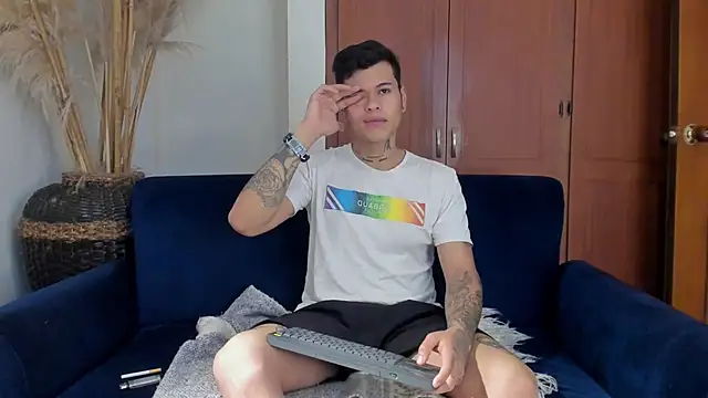 Snapshot of jamesinked_ chatting on 11-28-25, 05:15 jamesinked online show from 11-28-25, 05:15