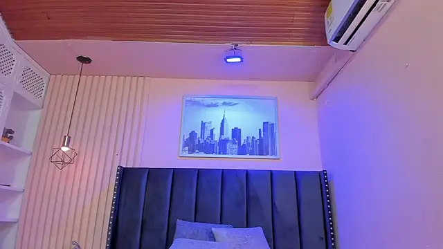 viiolett lee online show from 10-26-25, 08:15