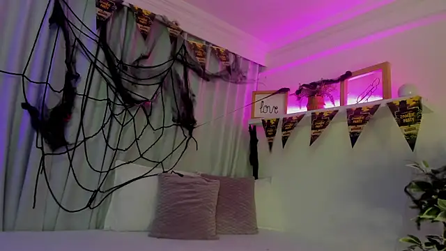 susyy7 online show from 10-31-25, 06:20