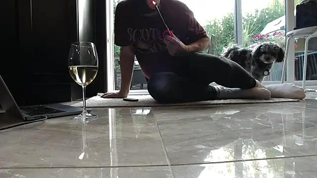 Toy-Daddy online show from 10-18-25, 09:04