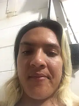 Snapshot of aslyhernandez_7 chatting on 01-13-25, 08:26 aslyhernandez 7 online show from 01-13-25, 08:26