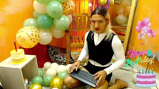 Snapshot of aslyhernandez_7 chatting on 01-16-25, 01:47 aslyhernandez 7 online show from 01-16-25, 01:47