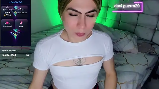 Snapshot of saskya chatting on 10-09-25, 08:18 saskya online show from 10-09-25, 08:18