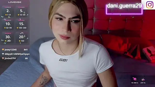 Snapshot of saskya chatting on 11-15-25, 11:51 saskya online show from 11-15-25, 11:51