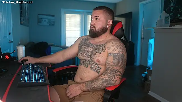 Snapshot of B_The_Creator_X chatting on 03-11-25, 08:20 B The Creator X online show from 03-11-25, 08:20