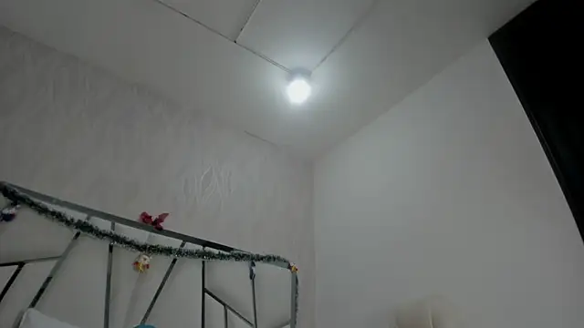 Victoriaa millers online show from 11-16-25, 07:08