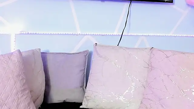 lila noa online show from 11-15-25, 07:21