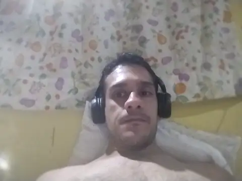 Snapshot of Mauri1509 chatting on 11-15-25, 03:04 Mauri1509 online show from 11-15-25, 03:04