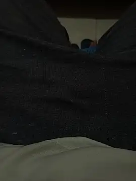 Snapshot of beautiful_hands_ chatting on 11-13-25, 06:45 beautiful hands online show from 11-13-25, 06:45