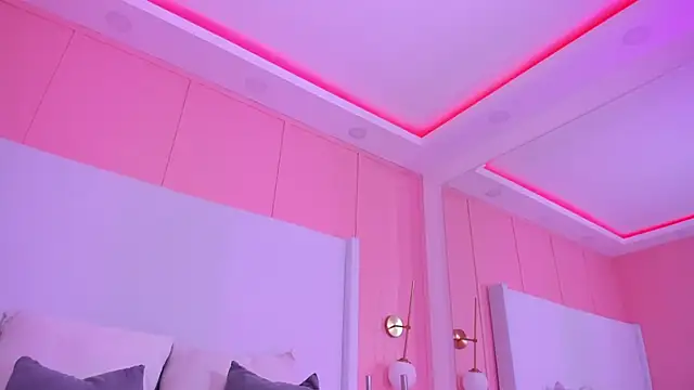 shaina vasquez online show from 12-21-25, 07:32