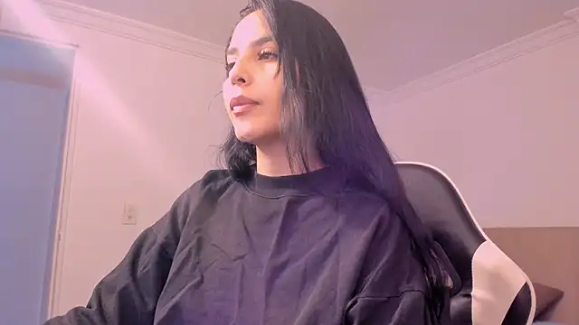 Snapshot of _miaquevedo_ chatting on 07-21-26, 03:58 miaquevedo online show from 07-21-26, 03:58