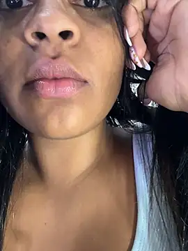 Snapshot of SussiSotto chatting on 12-11-24, 12:02 SussiSotto online show from 12-11-24, 12:02