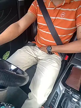 Snapshot of YoBody755 chatting on 10-13-25, 09:09 YoBody755 online show from 10-13-25, 09:09