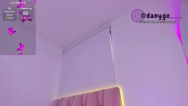 ZarianaEvanz online show from 11-15-25, 09:43